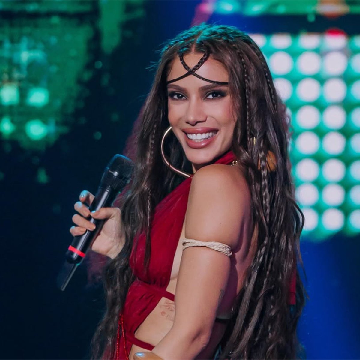 efofoquinha's tweet photo. 🐍 Segundo o colunista Lucas Pasin, Anitta estaria vivendo um romance com o ator Danilo Mesquita. https://t.co/RyGGIuhAVz