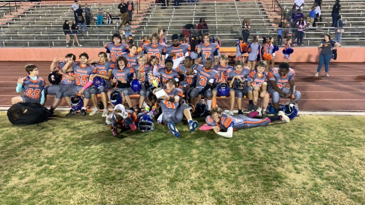 910CoachBryant's tweet photo. Happy to see my kids from Orange tonight…..no matter where I’m at Coach B always in your corner https://t.co/uKiCgTIBOb