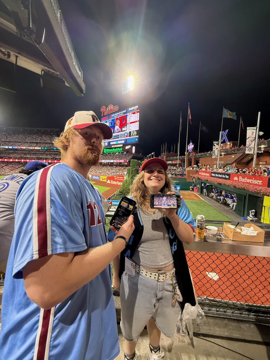 moobloomstan's tweet photo. Watching jeff hoffman pitch during the phillies bluejays game BUT NOT HOW YOU MIGHT EXPECT @MVPJeffHoffman #SeriousBusiness #AgendaPushing #2Ks https://t.co/O2TGr93JbD