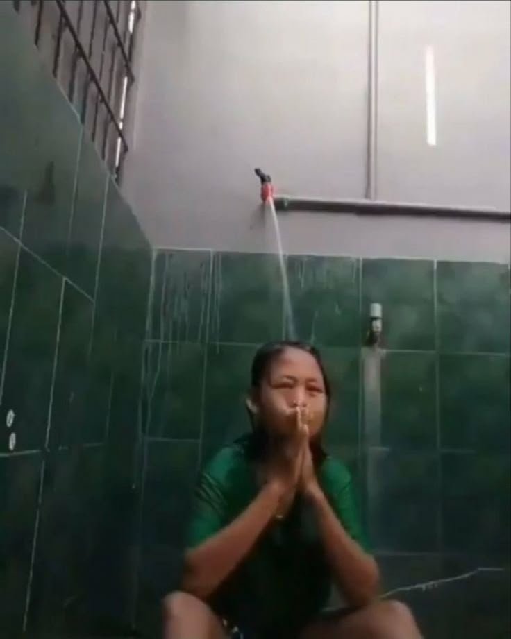KIMSOpul's tweet photo. Girl mood before she ready to lock tf in https://t.co/KWGugaoTAP