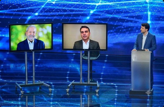 LK_Moreira7's tweet photo. @brpollsx Pelo menos ele vai aos debates https://t.co/U4FKPII0p7