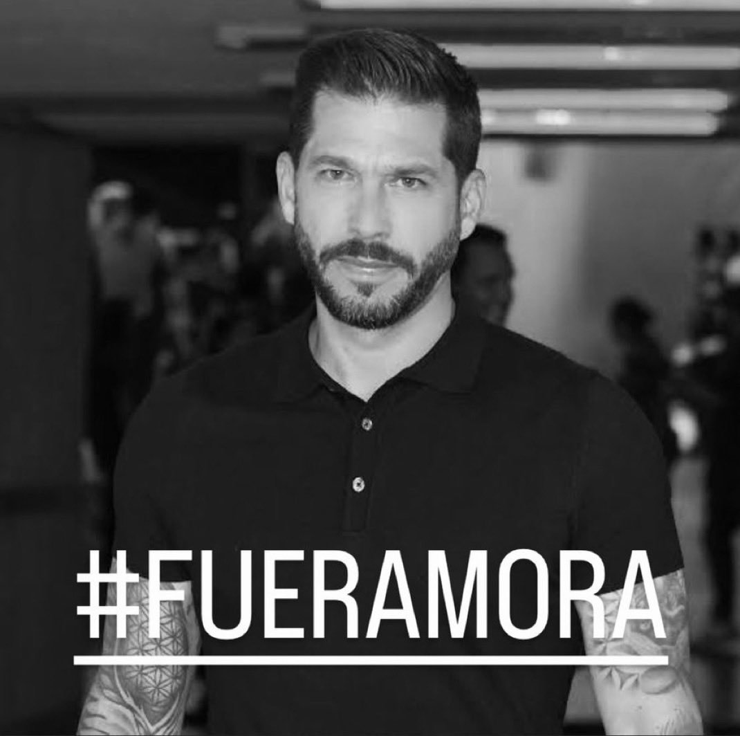 Pachuquismo's tweet photo. Saben que yo siempre me resisto a putear precipitadamente, pero ya ha sido suficiente.

Incompetencia, soberbia, egolatria, desprecio a la afición, incapacidad, falta de talento, esquizofrenia delirante...

Benjamin Mora no puede seguir siendo técnico del Pachuca.
#FueraMora https://t.co/Yq0kUKkVCb