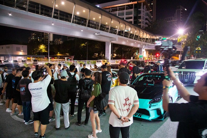 LB1993_official's tweet photo. コヤジ★ブログ更新！
『マレーシア金曜日〜マレーシアリバティーウォークチームと撮影会。』の巻

詳しくは、こちらから↓
https://t.co/AmPChztVbz

#libertywalk #リバティーウォーク #LBワークス #スーパーカー #カスタムカー #スポーツカー #supercar #customcar https://t.co/aMQ7V33Lre