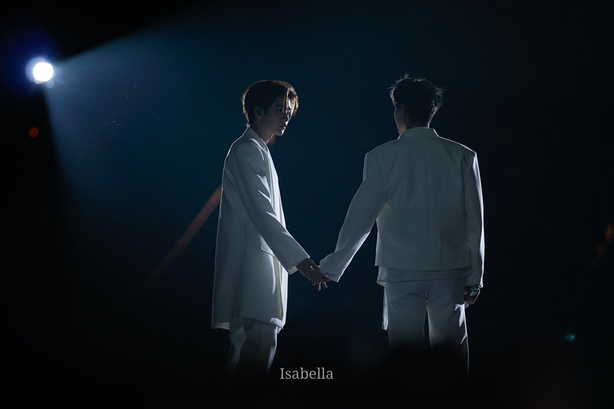 belle_laddawan's tweet photo. จับมือไปด้วยกันนะ 💛💙🌞🌛
@jnnrrs @Markjrtn

JUNIORMARK ONCE SUNNYMOON

JUNIORMARK ALONG SUNNYMOON

#JuniorMarkConcertD1 
#JuniorMarkConcertD2 
#JuniorMark #junniorrs #markjrtn https://t.co/PnIFL1nF7D
