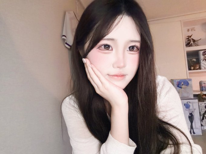 WandaSimps94fx's tweet photo. 나데나데가 필요함 https://t.co/3bySnOODqD