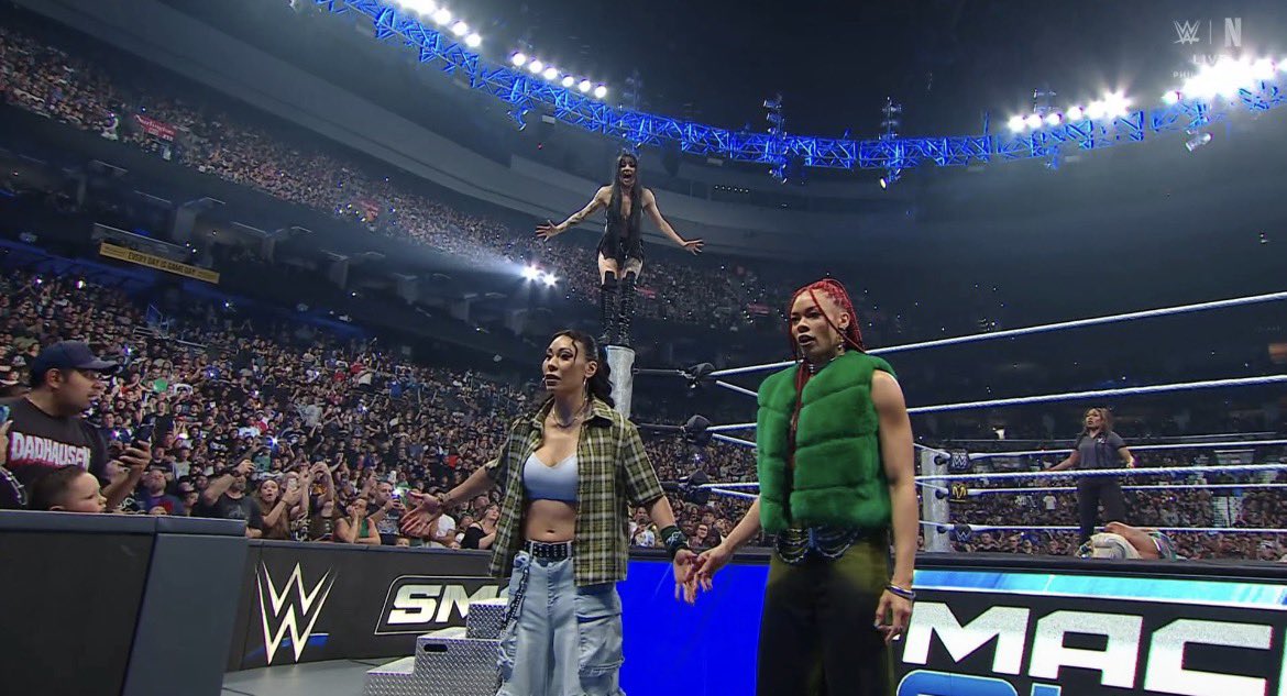 UltraGamerGuy's tweet photo. @MrSantiZap What an utterly wonderful episode of smackdown! I just hope wwe can continue to build on these past 4 great shows for more great consistent tv! https://t.co/KydeDj7J5h