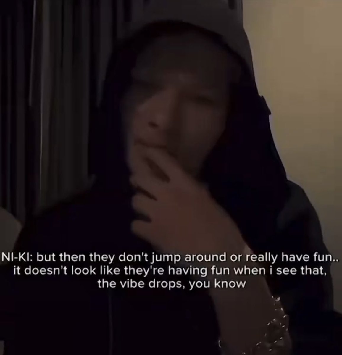Xdtvoip's tweet photo. @niishimurass @withoonnie “What frustrates him” he’s  frustrated by fans who are taking pictures of him and not jumping around and fans who want his attention. He shouldn’t even be blaming people who paid to watch his concert, why is he telling them what to do? What’s wrong with wanting to get noticed? https://t.co/GEth7kCg6E
