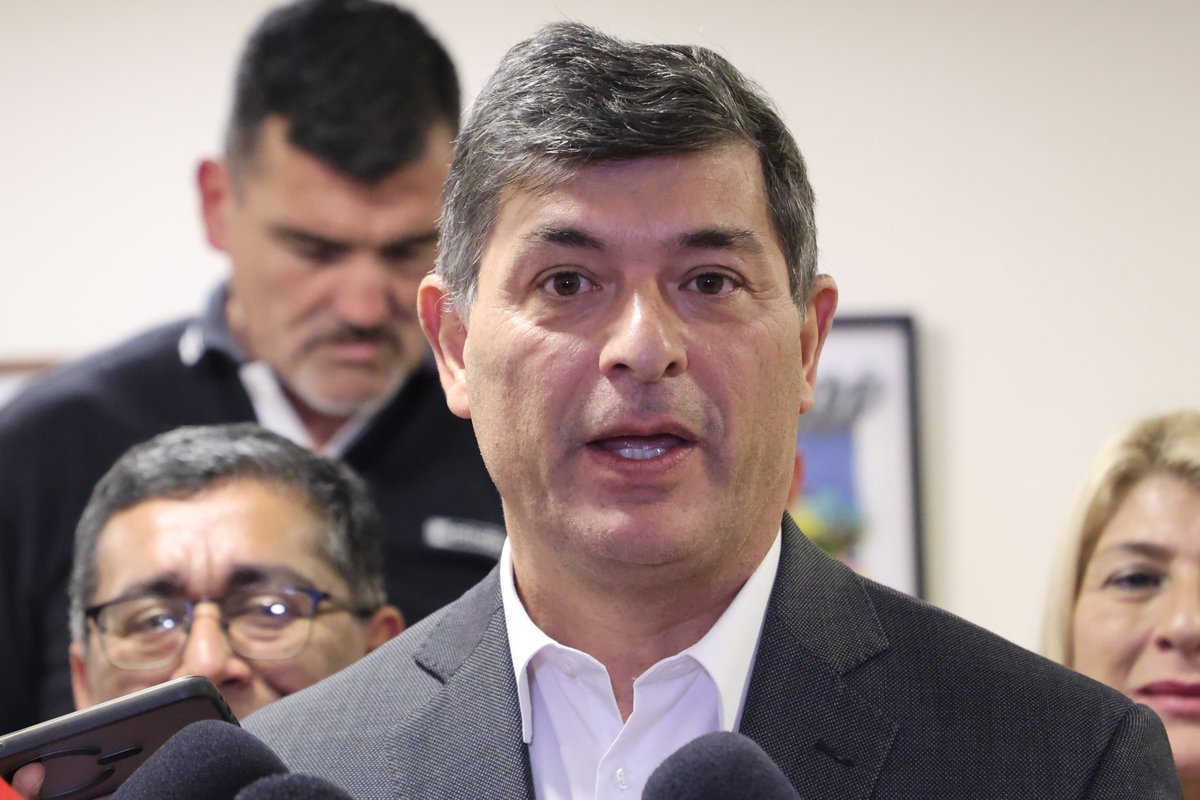 TarquinoPaspala's tweet photo. Fiscalía investiga a Franco Parisi y otros 10 militantes del PDG por lavado de activos y fraude. Ordenan investigar patrimonio del excandidato presidencial. Por eso el PDG vota en contra d levantar el secreto bancario..

Ni facho ni comunacho? Pero, si roban igual que la derecha. https://t.co/10w6O18T6f