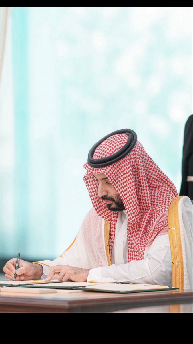 rv_4li's tweet photo. الشـرق الأوسط  سلـمك  حل الازمات
أتعبت  هالتاريخ  بـ أفعال وأمجاد

ادعس  على ساس الغدر  والعصابات  
شخطة قلم هدت طموحات  الاوغاد.

#محمد_بن_سلمان‌_بن_عبدالعزيز 
#اتفاقيه_مكة_للدفاع_المشترك 🇸🇦 https://t.co/KWf092pgzr