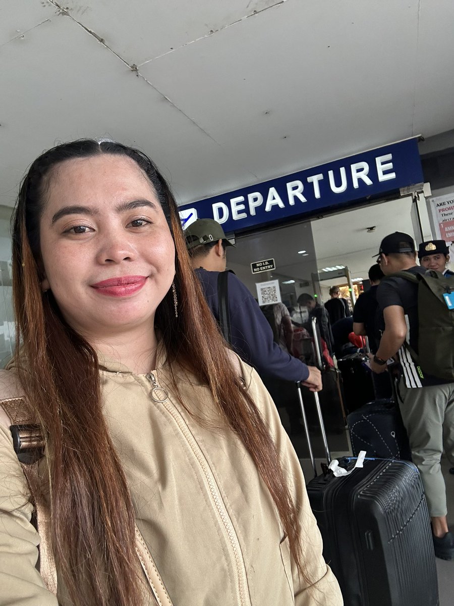 korheanaa's tweet photo. CAPIZ TO MANILA waiting for my 1st Solo Flight @dustinyuu  @biancadeveraa  @dusbiofc Seeyou Cheffies💛 https://t.co/n6CkYqLFGM
