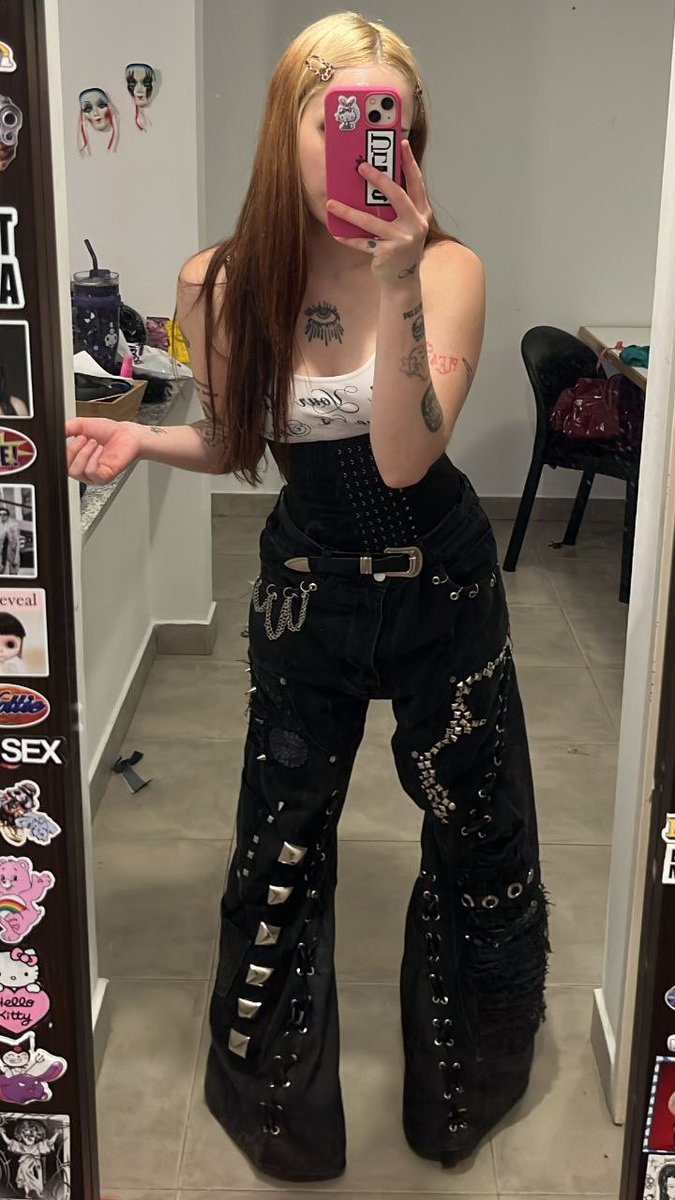 myceliumee's tweet photo. dressed like the playlist https://t.co/8xjTOMCtfB