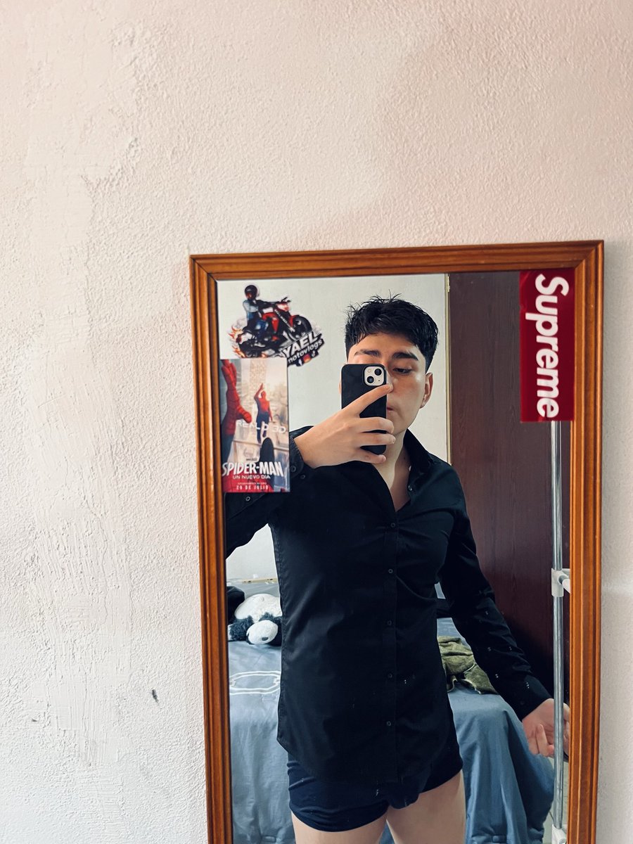 yalgz19's tweet photo. Buenas 🤓☝🏻

#sigueme #viral #lgbt #gay https://t.co/51WNpfS2sj