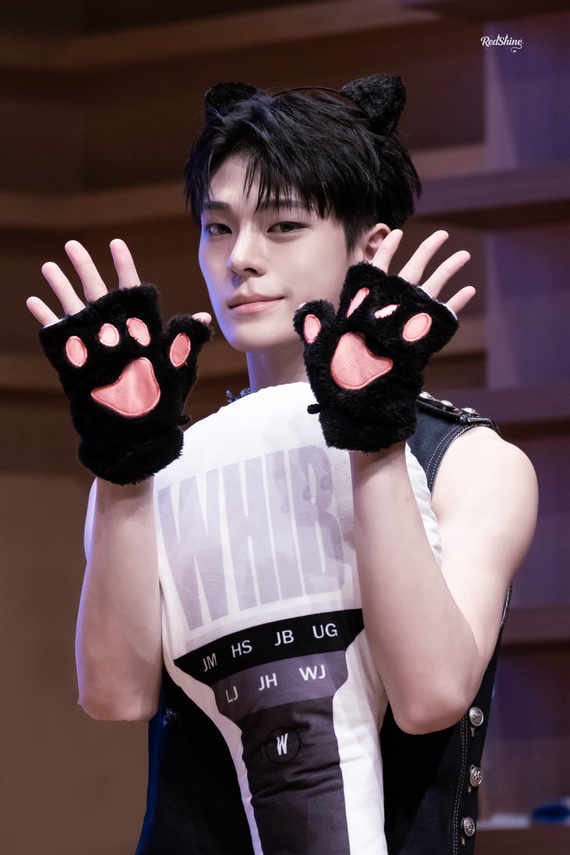 JMenrouge1231's tweet photo. 260806
🔷

#김준민 #KIMJUNMIN #휘브 #WHIB https://t.co/1x8FiwjOpe