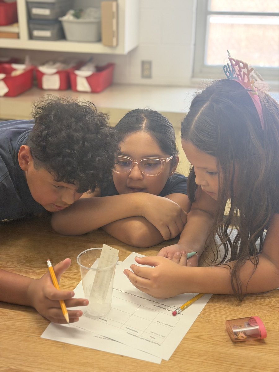 SDavila_MCE's tweet photo. When 4th-grade powers combine, scientific magic happens! We brought our classes together today for a collaborative science lab on the states of matter. So thankful to have such great and supportive colleagues on our 4th grade team! 👩‍🔬 🧊 ☀️ 
@NoraMacias_MCE @MHerna_MCE https://t.co/M1qaIMtJD7