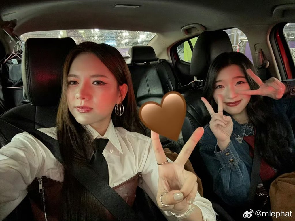 Momooo425's tweet photo. 那再来玩一下
#PlusASelcaDay https://t.co/pp7OHHalpr