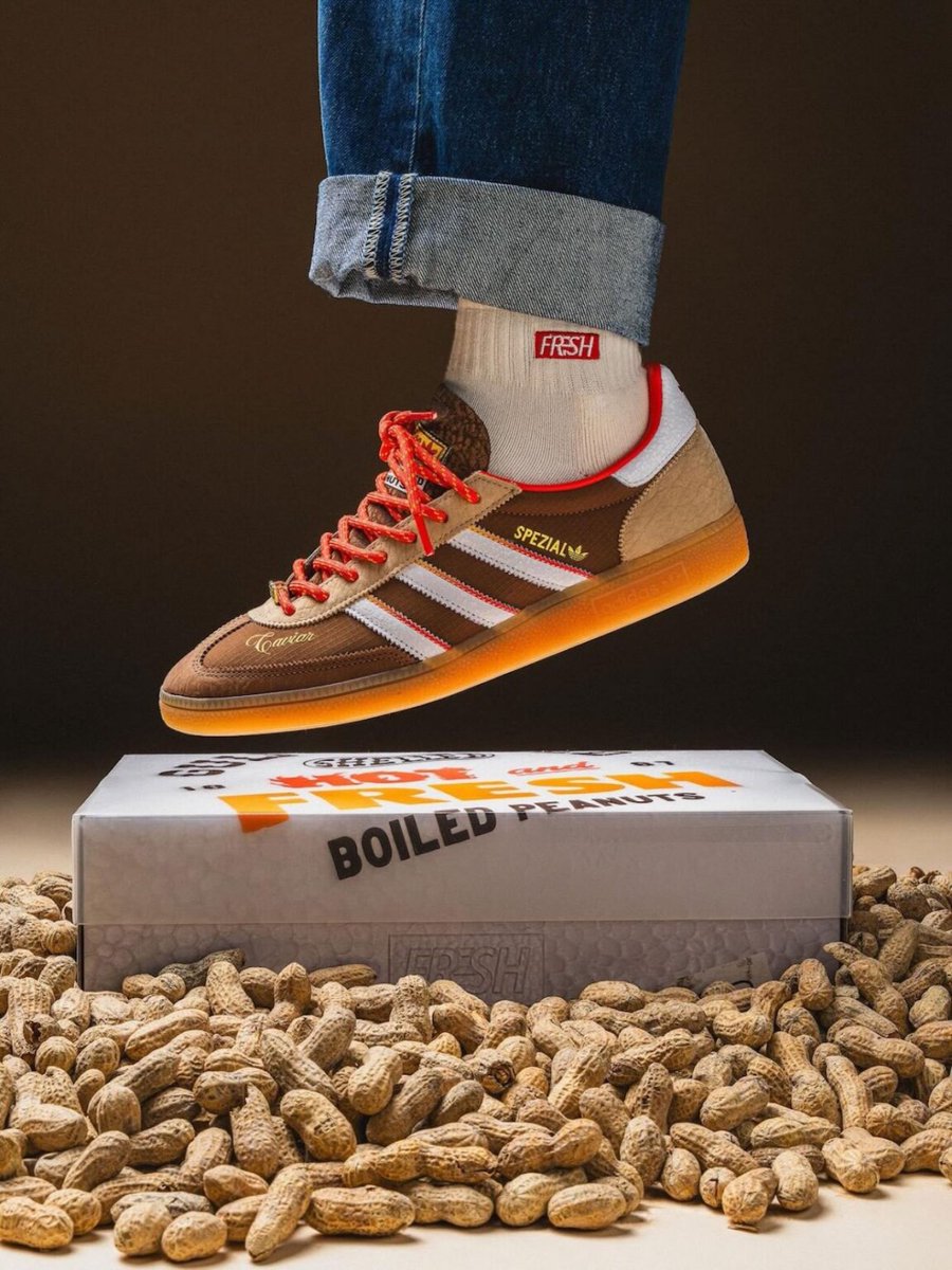 SneakerShouts's tweet photo. Release Reminder 🗓️
@FreshRagsFL x adidas Handball Spezial “Boiled Peanuts” drops tomorrow (8/8) -> https://t.co/2pGOMdtmrM

Limited to 813 pairs 🥜 https://t.co/5t4ApEJ07n