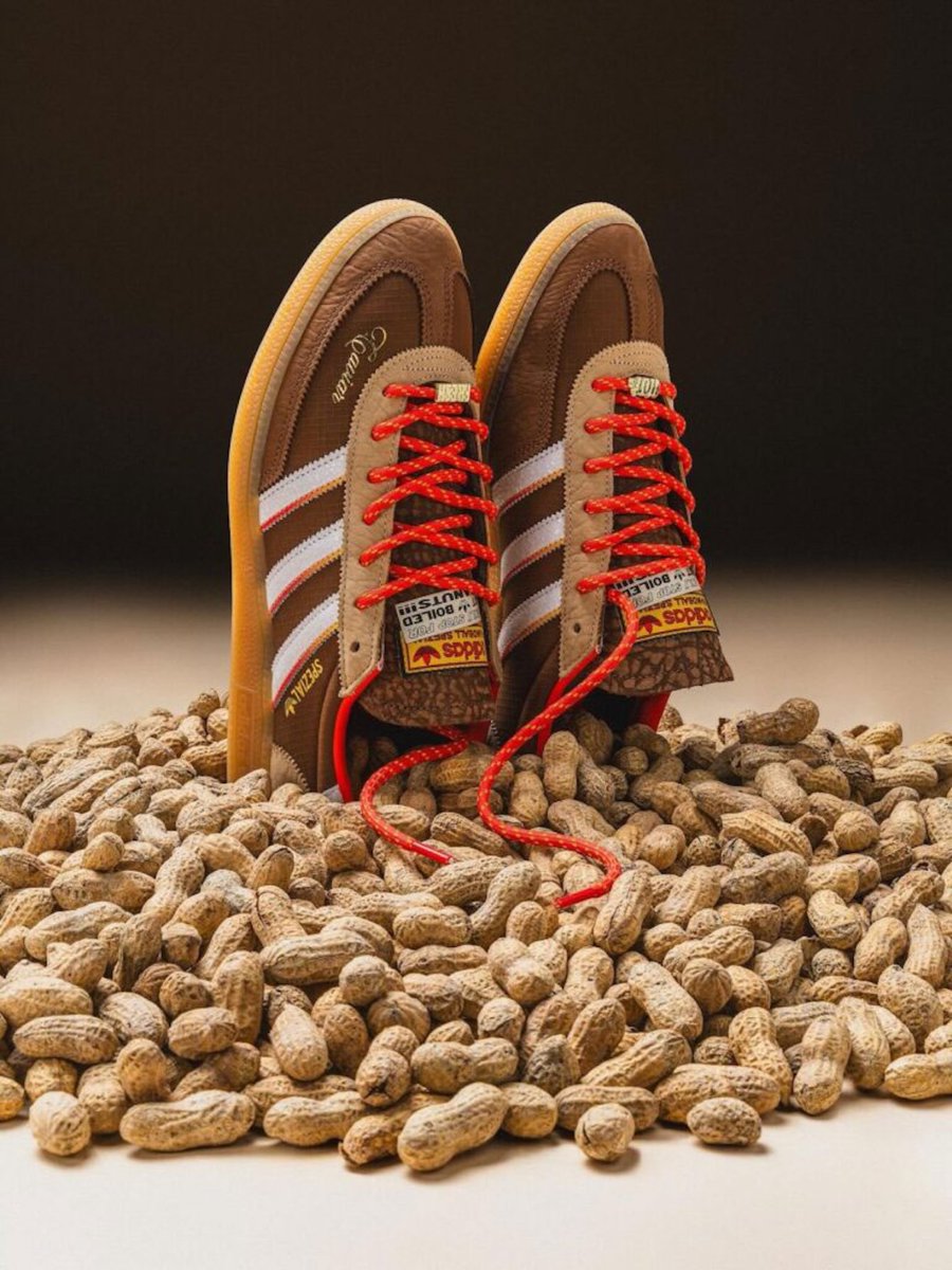 SneakerShouts's tweet photo. Release Reminder 🗓️
@FreshRagsFL x adidas Handball Spezial “Boiled Peanuts” drops tomorrow (8/8) -> https://t.co/2pGOMdtmrM

Limited to 813 pairs 🥜 https://t.co/5t4ApEJ07n