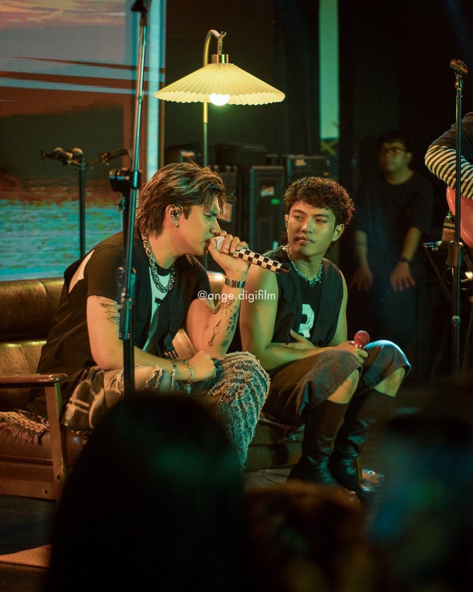 cupofcoj's tweet photo. easily the best vocalists in this gen of opm 👑

@gianbernardino_ @raphridao 

#cupofjoemusic #opm https://t.co/YViAdbp1pK