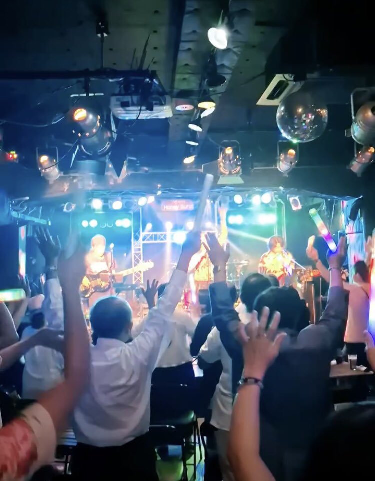 chiesatake's tweet photo. 楽しいライブでした♪
ご来場いただきましたお客様
ありがとうございました。

2026年8月7日(金)
四谷HONEY BURST

クリステル・チアリ (Vo)
小暮“JARI”孝史 (Gt) 
斉藤"TURBO"昌人 (Ba) 
瀧山清貴 (Dr) 
佐竹千絵(Key) https://t.co/248283ofWQ