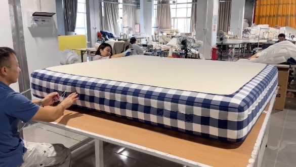 Cozylast's tweet photo. Our workshop cuts fabric and leather accurately. Every piece is well‑processed to lay a solid foundation for sofa finished products.
#fyp #foryou #Cozylast #upholstery #furnituremaking #sofafabric #factorycraft
https://t.co/3k5WXkk8ny https://t.co/OjluQn0XZn