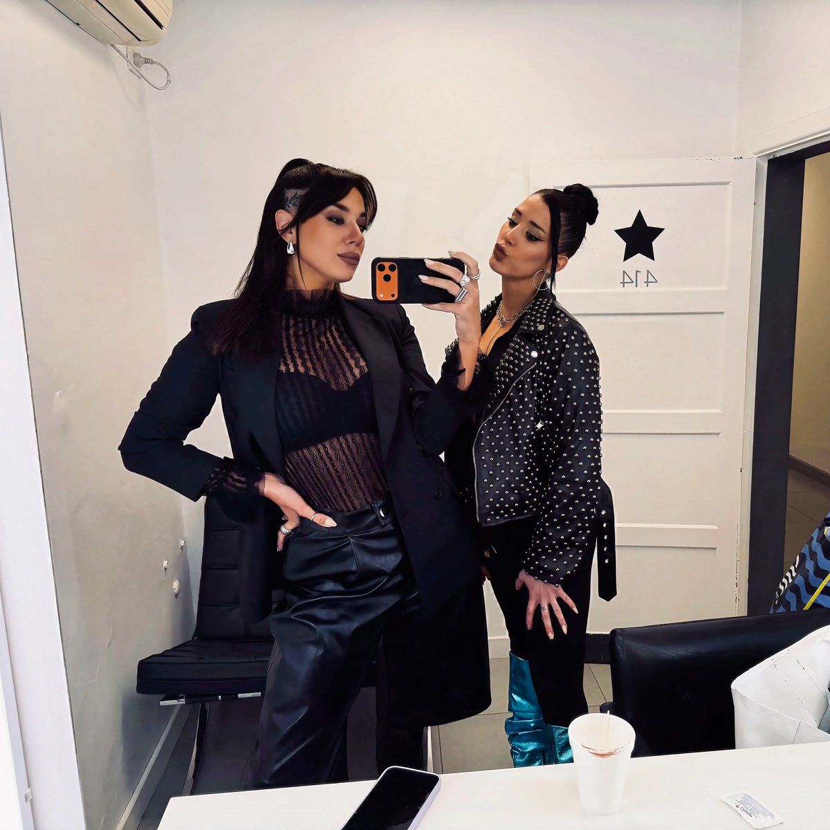 toritavillar's tweet photo. 👅👅👅 TE LO JURO POR MI VIEJA TINI https://t.co/XLVBugAsjq
