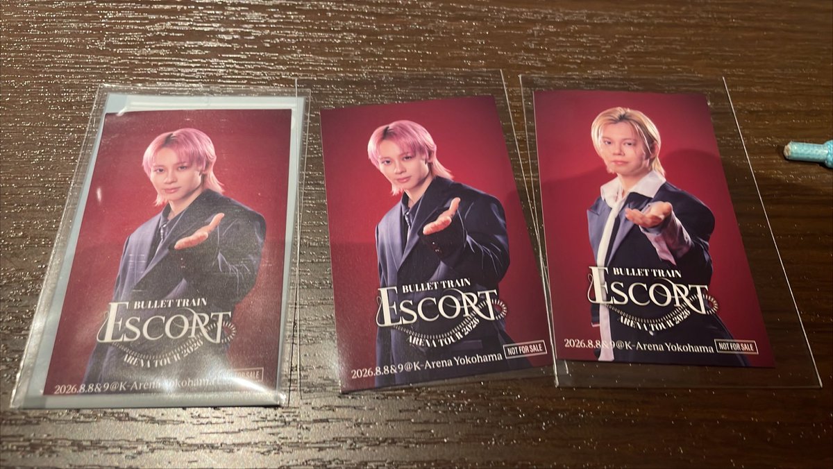 sourpaper13's tweet photo. 超特急　escort ドリンク　ステッカー

譲⇨シューヤ②、カイ

求⇨マサヒロ、タカシ各1

8/8kアリーナにて
手渡しにて交換していただける方
お気軽にお声掛けください。
現在会場にいます。 https://t.co/OMewMhdBWD