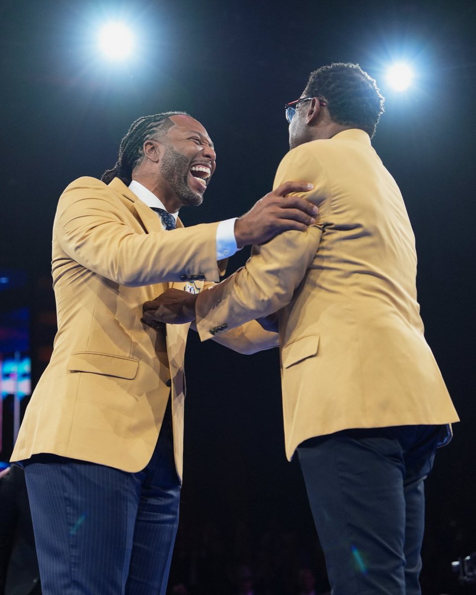 AZCardinals's tweet photo. A full-circle moment for Larry and Cris🥹 https://t.co/4dyiXdJfPP