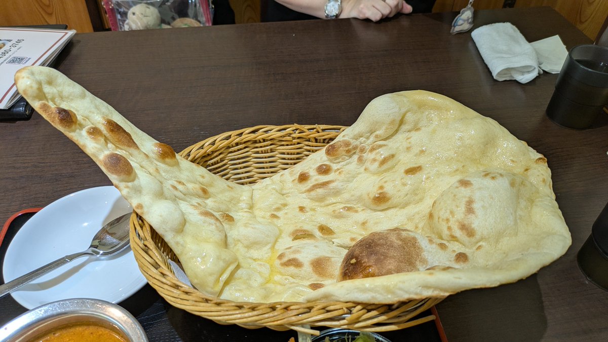 ashimasuzuki's tweet photo. 浅草にカレーを食べにきました🍛🫓
腹いっぱいですw https://t.co/Biu9b4UVkv