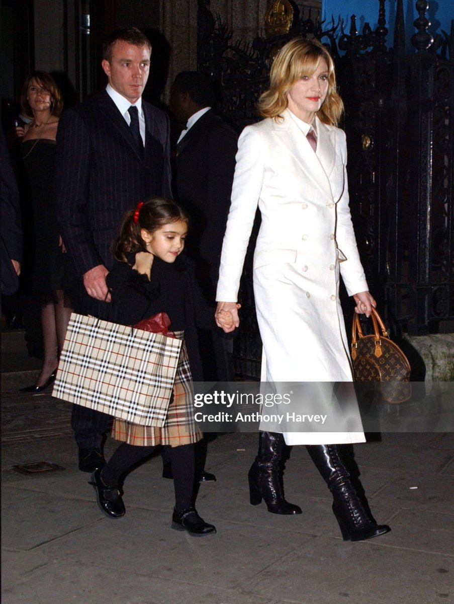 madonnasoldmore's tweet photo. Madonna and her daughter Lourdes in London (2002) https://t.co/8BXljavGNF