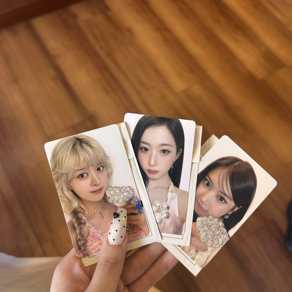 _ql_oo's tweet photo. NMIXX エンミ トレカ 交換 1万円 グッズ 会場限定

譲 リリー  ヘウォン  ジウ
求 ソリュン  ベイ

条件合う方いましたらお気軽にお声掛けください🙇🏻‍♀️
今日明日会場います！ https://t.co/cXj2JbKgxC