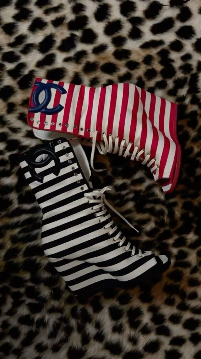 hautecnt's tweet photo. Chanel striped wedge boots from the 2010 Cruise collection https://t.co/anT7Hxgefm