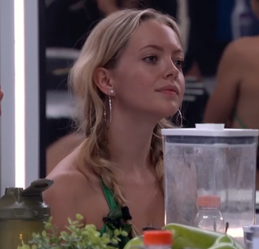 pokaemonn's tweet photo. Melody stuns in Adam and Eve punishment costume #bb28 https://t.co/CMTnFiTqCJ