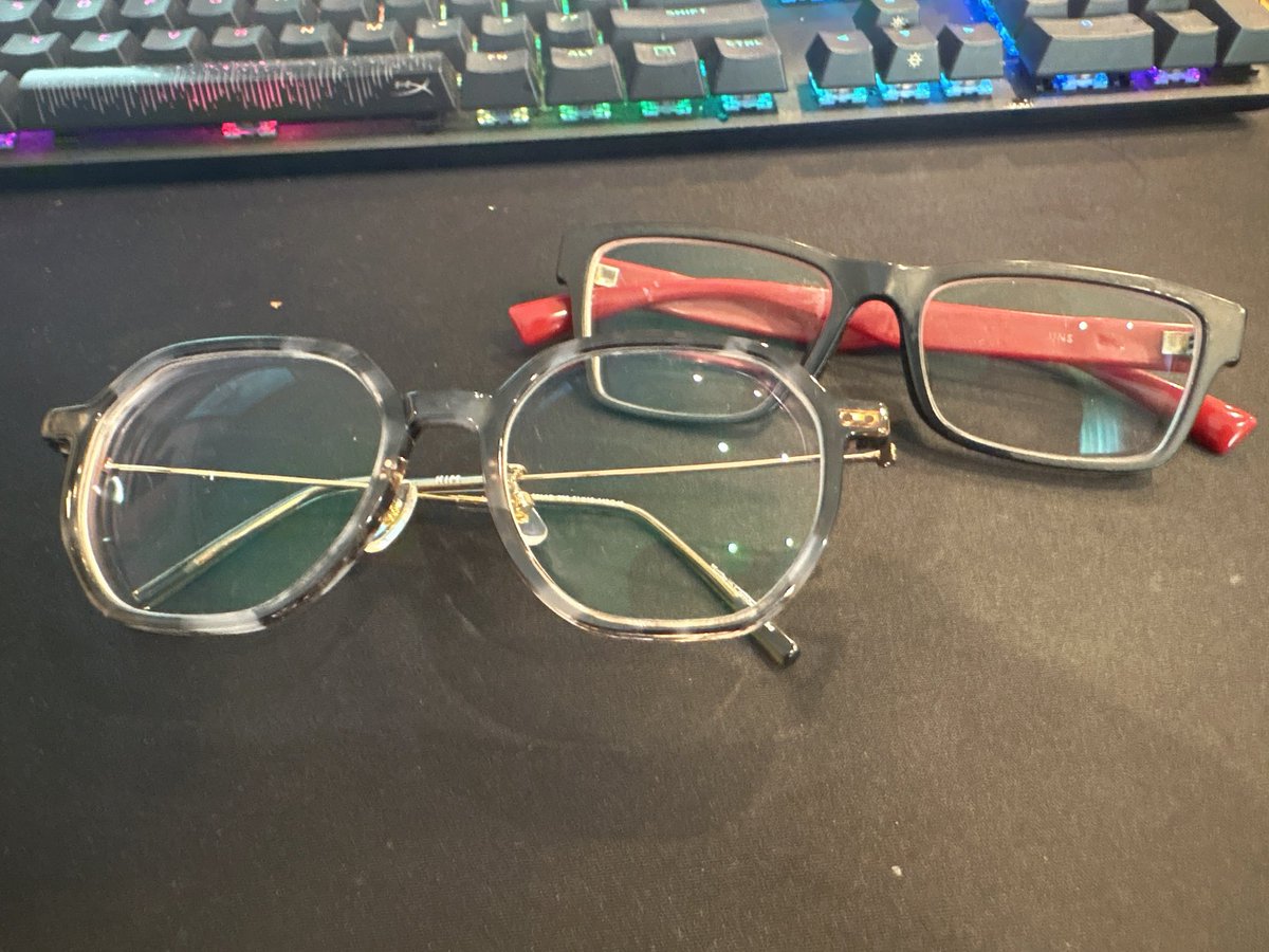 masasound08's tweet photo. 本日からnewメガネに変わりました👓
思い切ってイメチェンしてみましたよ！

古いメガネは長い間ありがとうございました😭 https://t.co/KzDYeNFHZl