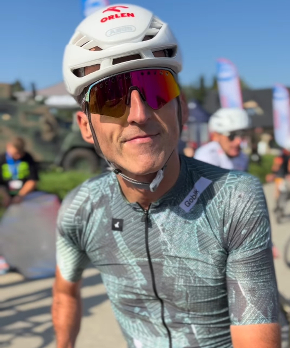 powrotroberta's tweet photo. Tak Robert Kubica wyglądał na mecie dzisiejszego Tour de Pologne Amatorów. Jak ocenił swój występ?
Przeczytajcie/obejrzyjcie- https://t.co/0lXXUlnfZ0
#F1pl #Elevenf1 #Kubica #TourdePologne #TourdePologneAmatorow #TDP https://t.co/R4u2KuWzVS