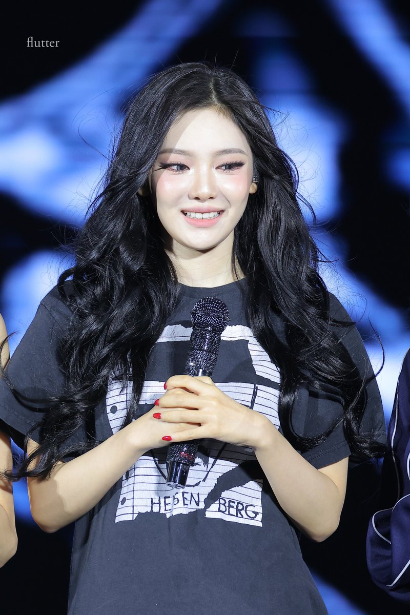 flutter1023's tweet photo. 260808 사운드체크 

#aespa #æspa #에스파 
#NINGNING #닝닝 #宁宁 #宁艺卓 https://t.co/r3GoiPndQr