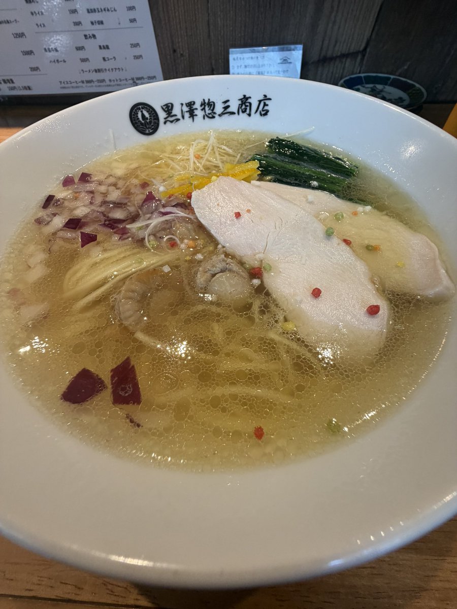 parakeetsan's tweet photo. 流山おおたかの森駅前、KUROSAWA STORE

ホタテの旨みが効いた貝そば。

ホタテの旨みがしっかり効いてて、
貝の出汁もいい感じ。

写真を見返すと……
なんか、また食べたくなる

#流山おおたかの森 #KUROSAWASTORE #貝そば #ラーメン #流山グルメ https://t.co/7madBalFrk
