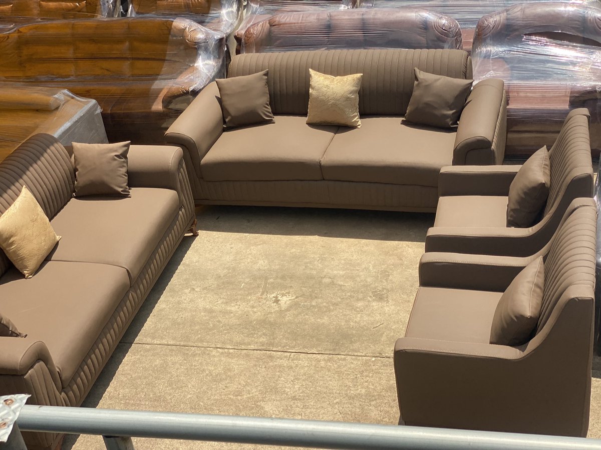 NY_furnitures's tweet photo. Hi guy . I sell quality , affordable and durable living room furnitures . Chesterfields , recliners , L shapes and more.. you can dm for more information. Kindly patronize me guys 🙏. @gyaigyimii https://t.co/9sxiYGjsXS