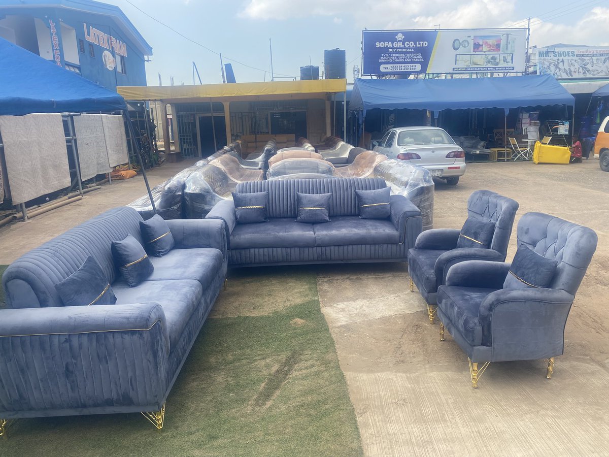 NY_furnitures's tweet photo. Hi guy . I sell quality , affordable and durable living room furnitures . Chesterfields , recliners , L shapes and more.. you can dm for more information. Kindly patronize me guys 🙏. @gyaigyimii https://t.co/9sxiYGjsXS