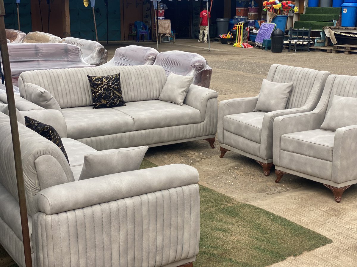 NY_furnitures's tweet photo. Hi guy . I sell quality , affordable and durable living room furnitures . Chesterfields , recliners , L shapes and more.. you can dm for more information. Kindly patronize me guys 🙏. @gyaigyimii https://t.co/9sxiYGjsXS