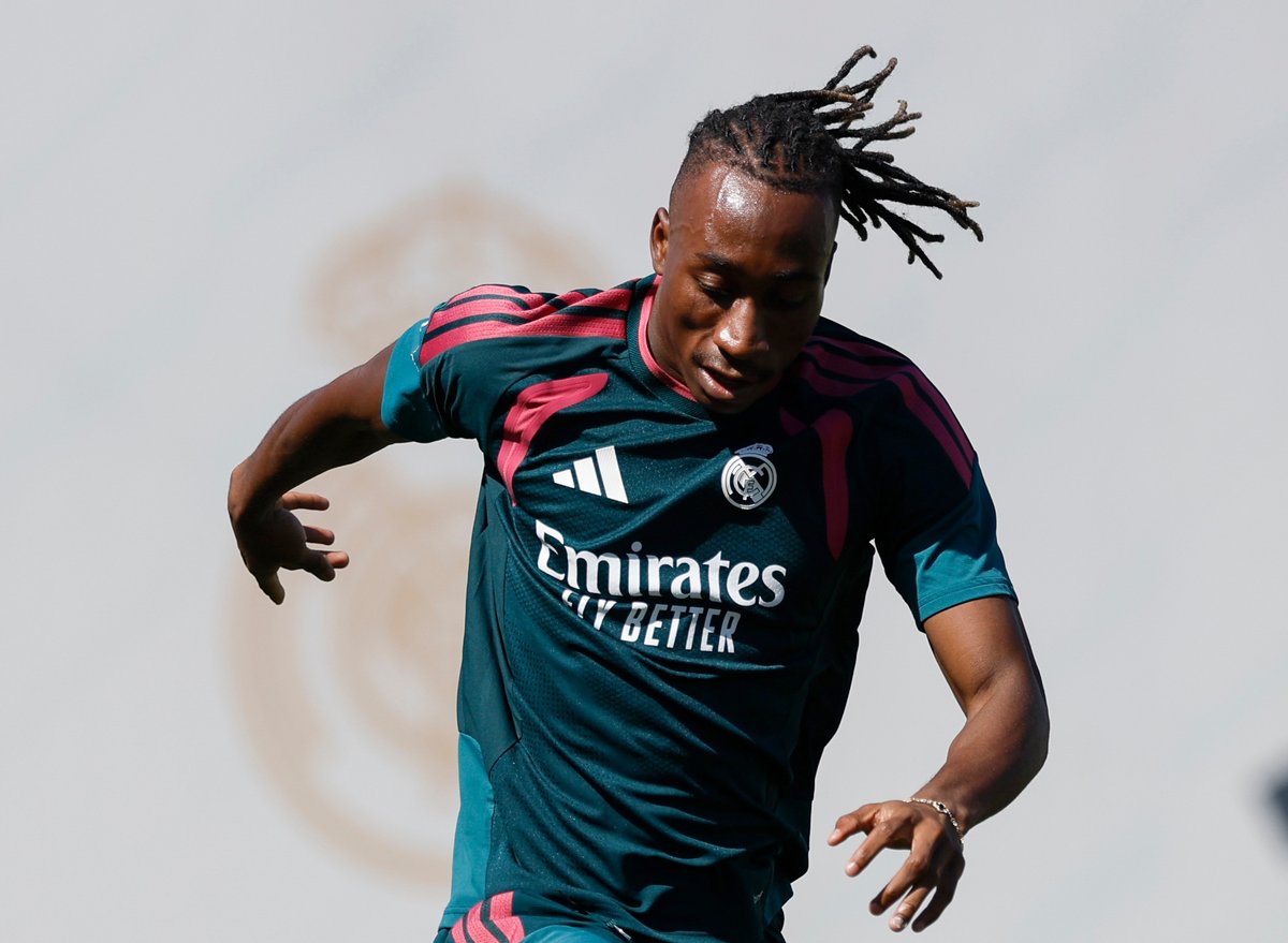 LigadeCampeones's tweet photo. 🤩 Nuevo chico en la oficina...

#UCL https://t.co/dyJFapI9XZ