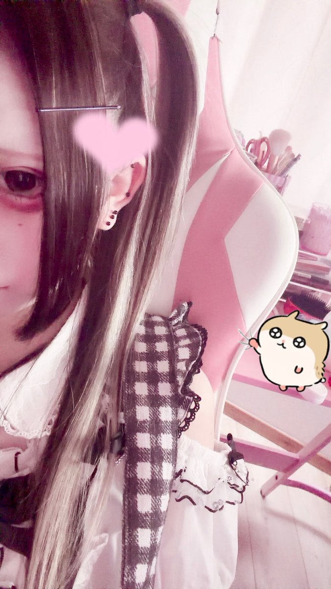2yasub's tweet photo. めんたる🆖⤵︎になるとメイクもピアスもばけものになる（っ⩊ •̥ ˘） https://t.co/56A1XJnRDD