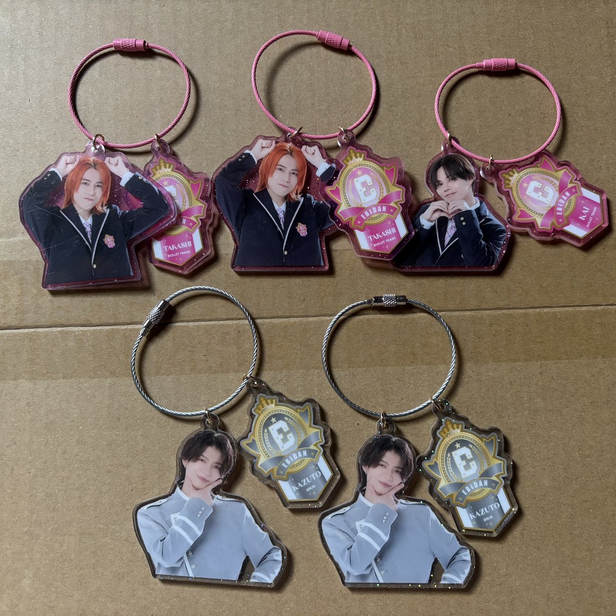 showcoki11711's tweet photo. EBiDAN THE LIVE 2026 15th Anniversary エビライ TeamA TeamDアクリルキーホルダー  学生証 トレカ 交換

【譲】画像参照
【求】SHOW 吉田仁人 

吉田仁人との交換は比率違いでも可能です🙇🏻‍♀️

15日会場､又は渋谷付近での手渡し
郵送でも可能です🙆🏻‍♀️
お気軽にお声掛けください。 https://t.co/oCDVt1fpWe