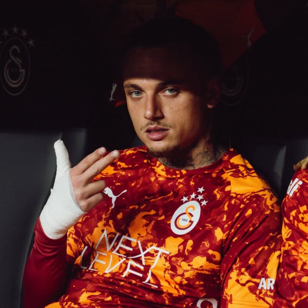 forzacimbom's tweet photo. Levent Tüzemen: "Leao'yu alacağına Lang almak daha ucuz. Galatasaray'da iş yaptı, başarılı olmuş bir oyuncu. Takımı tanıyor, hiçbir yabancılık çekmeyecek, kafalarda soru işareti yaratmayacak oyuncu." https://t.co/QKcrqE4VKV