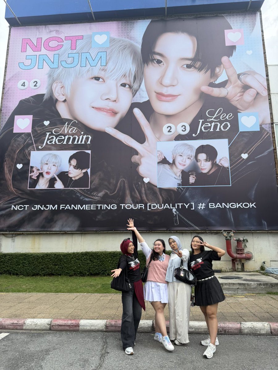 cinominrolls's tweet photo. today’s teammm

#NCTJNJM_FANMEETING_TOUR
#NCTJNJM_FANMEETING_TOUR_in_BKK   #NCTJNJM_FANMEETING_TOUR_BANGKOK https://t.co/XYVQ7PAjOq