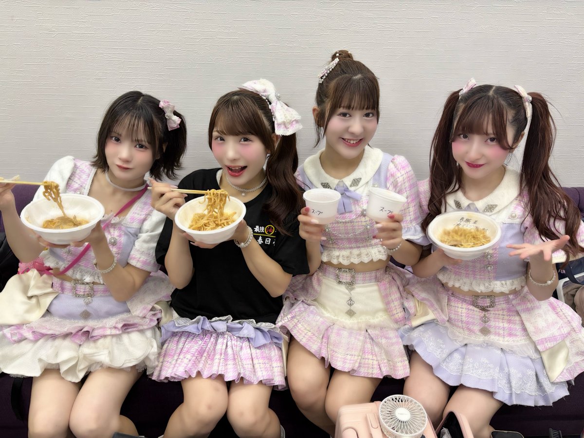 本日2本目Girls Live! -4周年SP-ありがとうございました🌼 明日ついに