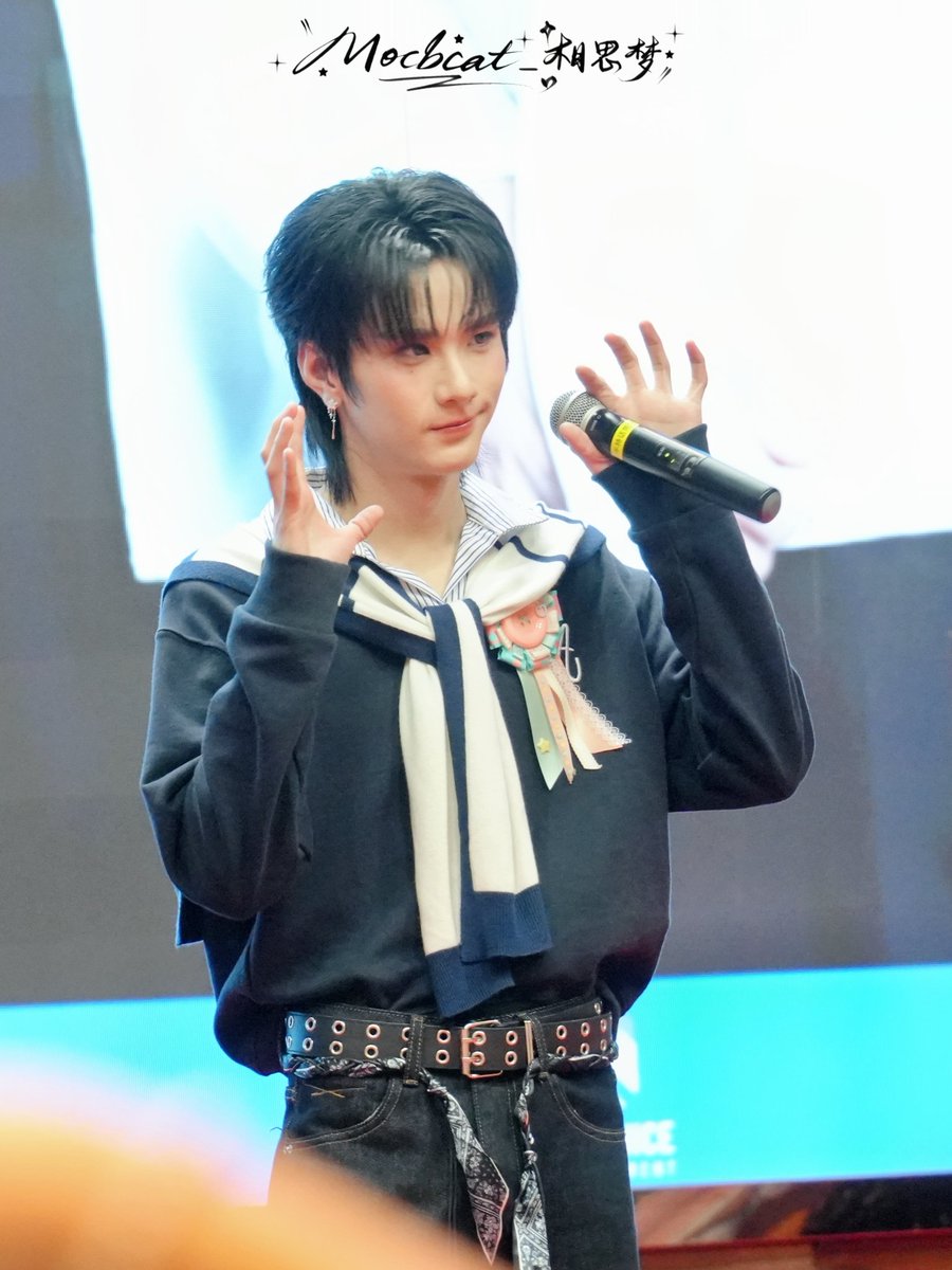 Dreaming_0614's tweet photo. long time no see 🦋🐱

MEET AUAUSAVE IN SUMMER
#AuauSaveMeetYouinSummer
#อู่อู๋เซฟ #auausave https://t.co/2SjOcdg3O7