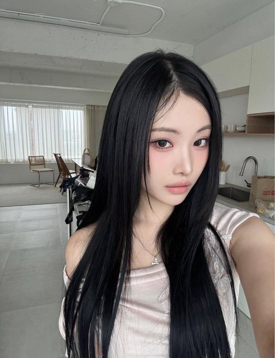 L_00y49's tweet photo. 아 진짜...은채언니 셀카 더 주세요🥺
이렇게 아름다운 여자 셀카는 매일 봐야 https://t.co/C713V6RKgx