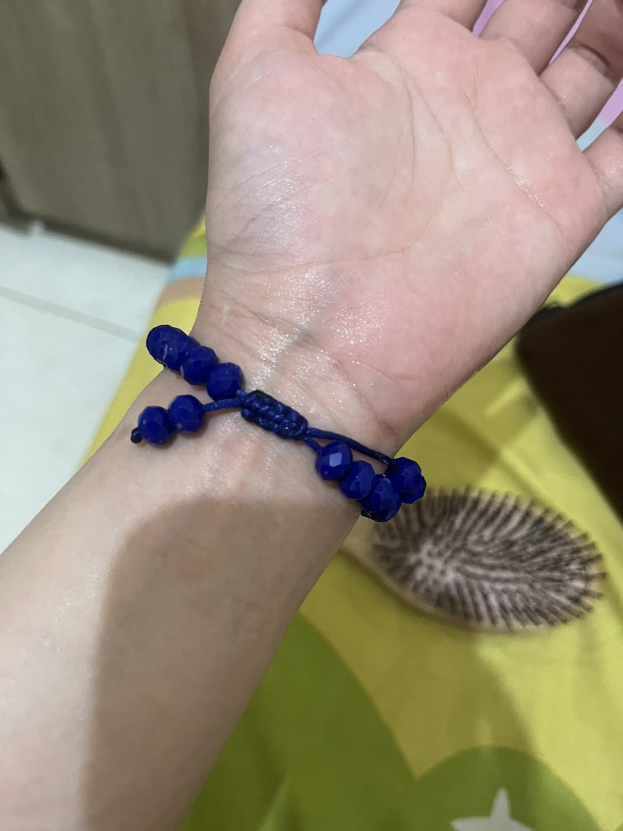 farmacry's tweet photo. someone please help me open this bracelet, because no accessories allowed in RD😭😭😭😭😭 https://t.co/WVElnaaTcU