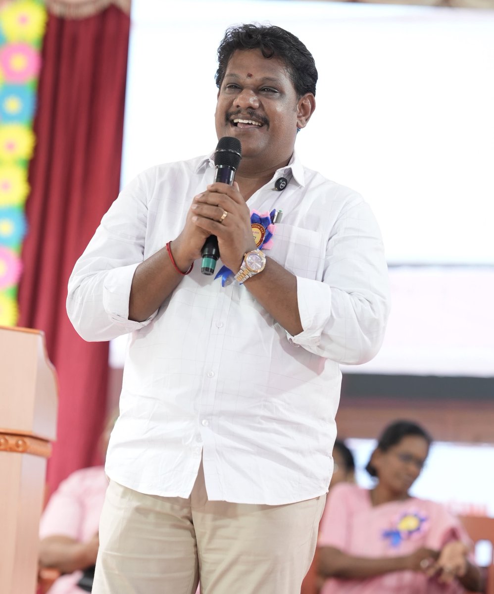 GopisonMLA's tweet photo. இன்று மதுரை தெற்கு சட்டமன்ற தொகுதிக்கு உட்பட்ட சென்ட் ஜோசப் பெண்கள் மேல்நிலைப்பள்ளியின் ஆண்டு விழாவில் சிறப்பு விருந்தினராகக் கலந்துகொண்டதில் பெருமகிழ்ச்சி அடைகிறேன்.

எதிர்காலத் தூண்களான நமது இளம் மாணவிகளிடையே ஆளுமைத் திறன் &amp; சுய ஒழுக்கம் தடை உடைக்கும் தைரியம்,

(1/3) https://t.co/zVKq1iVNC5