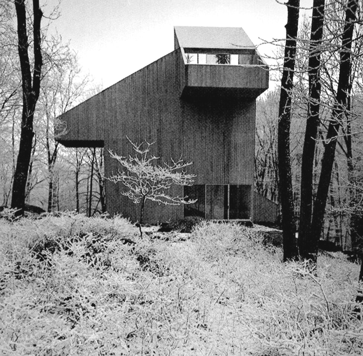 Mariano_FdB's tweet photo. Goldfinger House. 
Waccabuc (1970)
Myron Goldfinger. 
Ph > Norman McGrath 

#100x100MasterHouses
#Arquitectura #Architecture https://t.co/NLTuI0PEPl